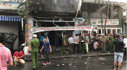 Cháy cửa hàng kinh doanh xe đạp điện giữa đêm, 3 người chết